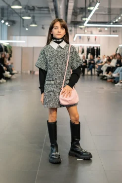 N°21 Abito in bouclé con catenelle | Vestiti