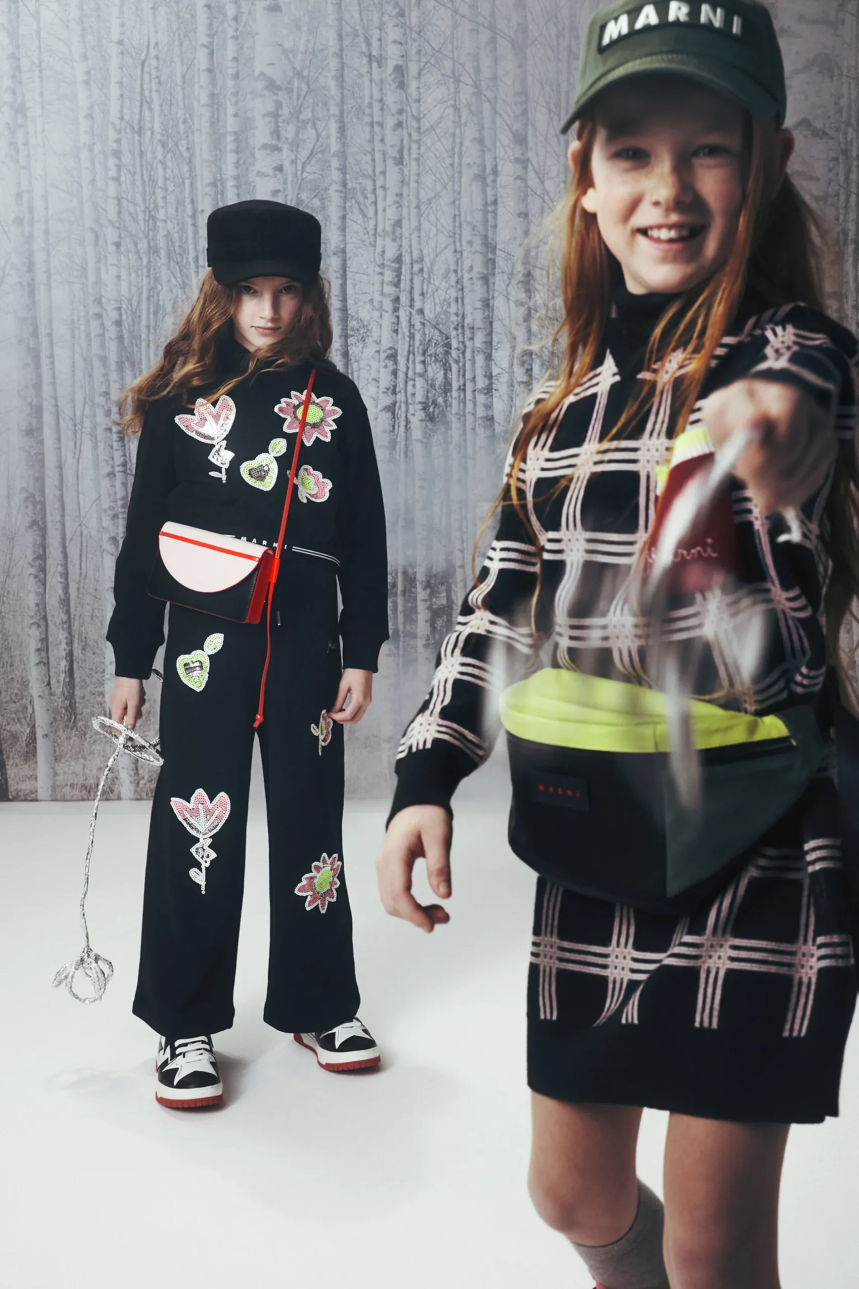 MARNI Felpa con fiorellini in paillettes | Felpe