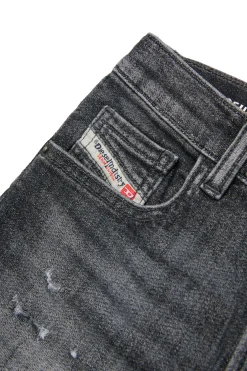 DIESEL Shorts in JoggJeans® nero effetto used | Shorts