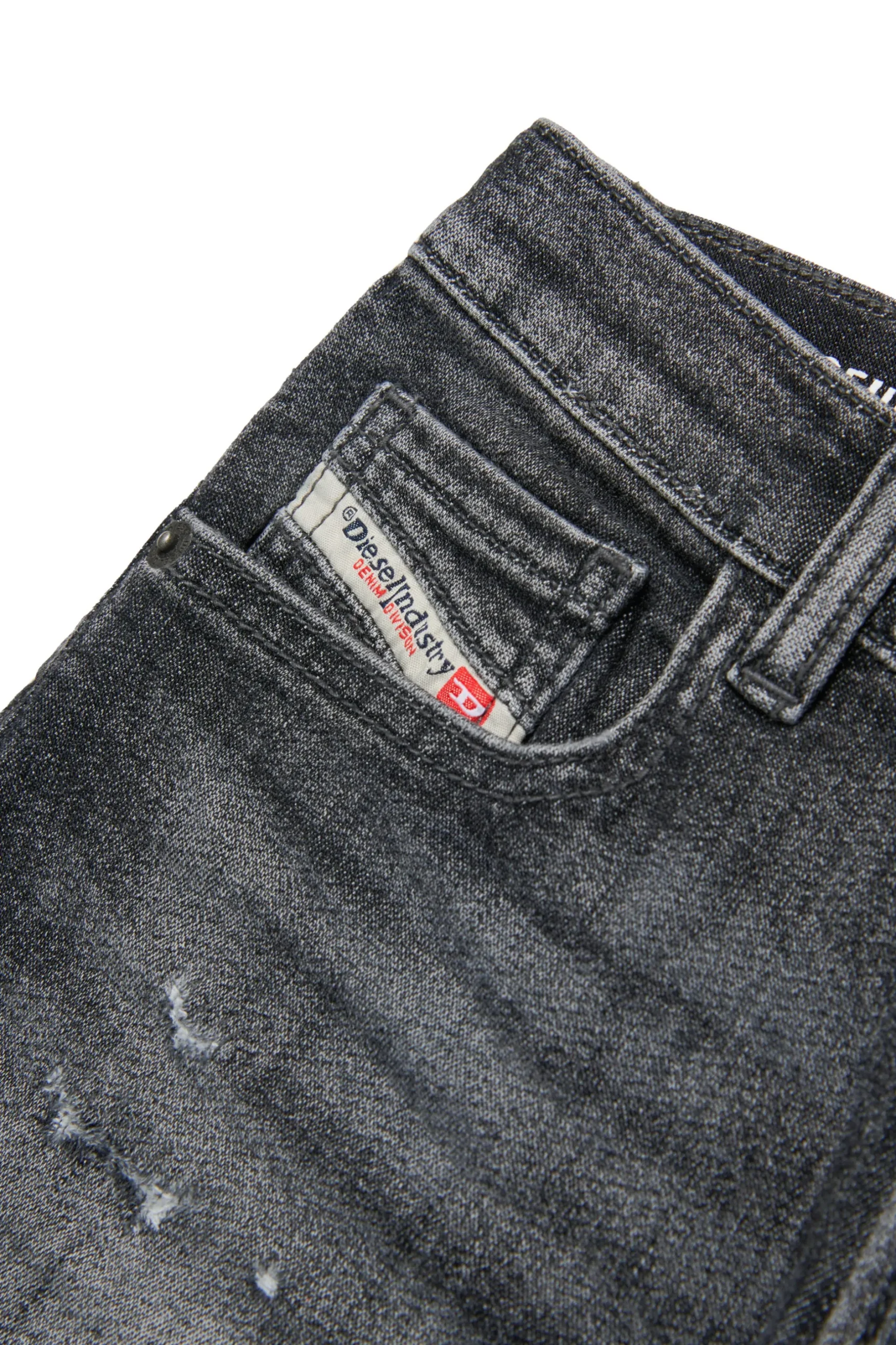 DIESEL Shorts in JoggJeans® nero effetto used | Shorts